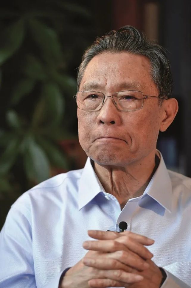 钟南山对话韩国抗疫专家:新冠病毒不可能彻底铲除,目前武汉最安全