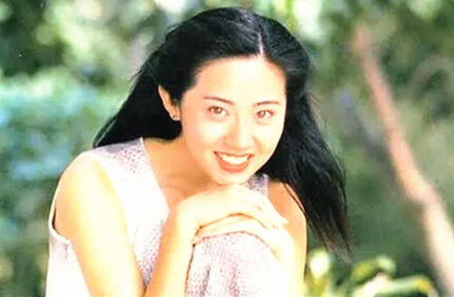 向华胜45岁前女友近照,身材苗条气质佳,曾帮200斤郑欣宜变女神