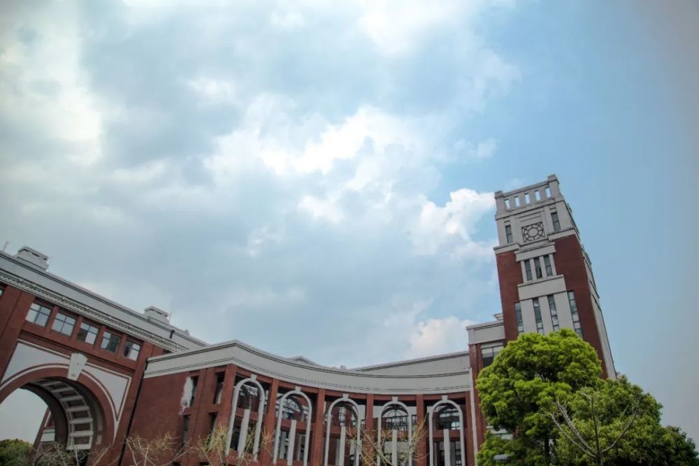 华政人想念校园吗