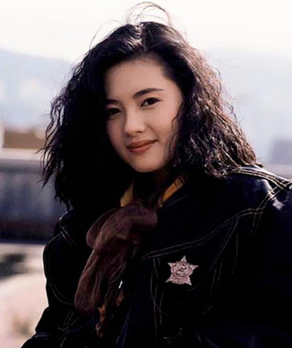 老牌女星曝与周星驰拍《情圣》时被恶搞,不留情面抨击:有辱尊严