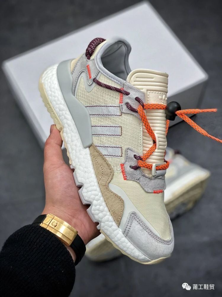 复古鞋也有极致的踩屎感上脚真香阿迪达斯jogger白棕跑鞋开箱