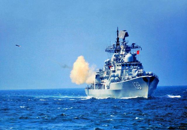 最新的一艘现代级139号宁波舰而与现代级互为搭档的无畏级的最后