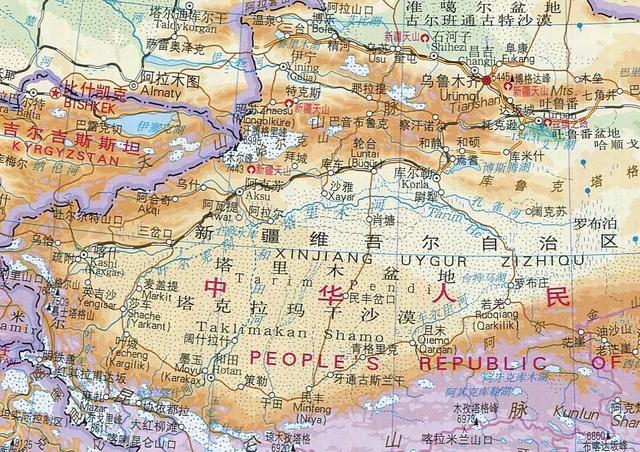 新疆地形图当然,如果我们进入沙漠,最大的威胁就是水源,塔克拉玛干