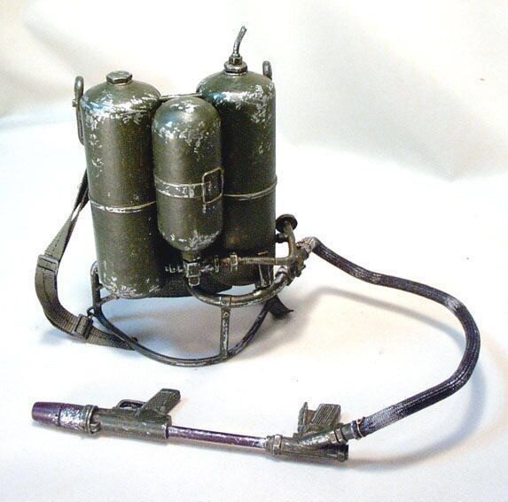 二战喷火兵所携带的燃料罐被子弹击中后真的会爆炸吗?