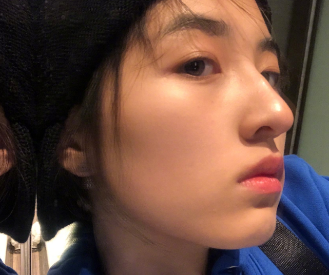 张子枫的"鼻子"成整容模板!镜头怼到脸上的一刻,19岁婴儿肌肤太真实了
