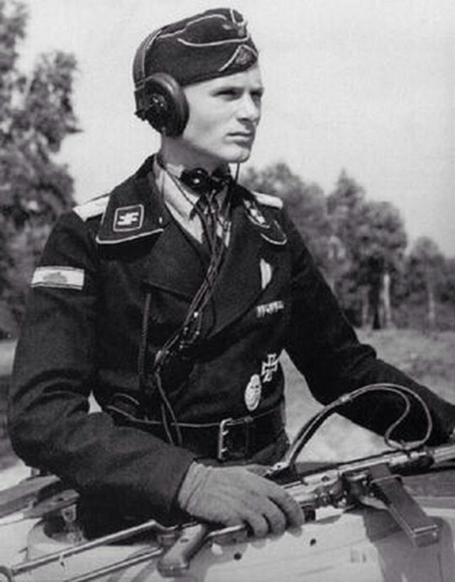 二战德国帅气军官装甲图片