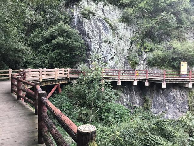 韩信明面上重修栈道暗地里带兵从陈仓小道出兵夺取陈仓成功北上入主