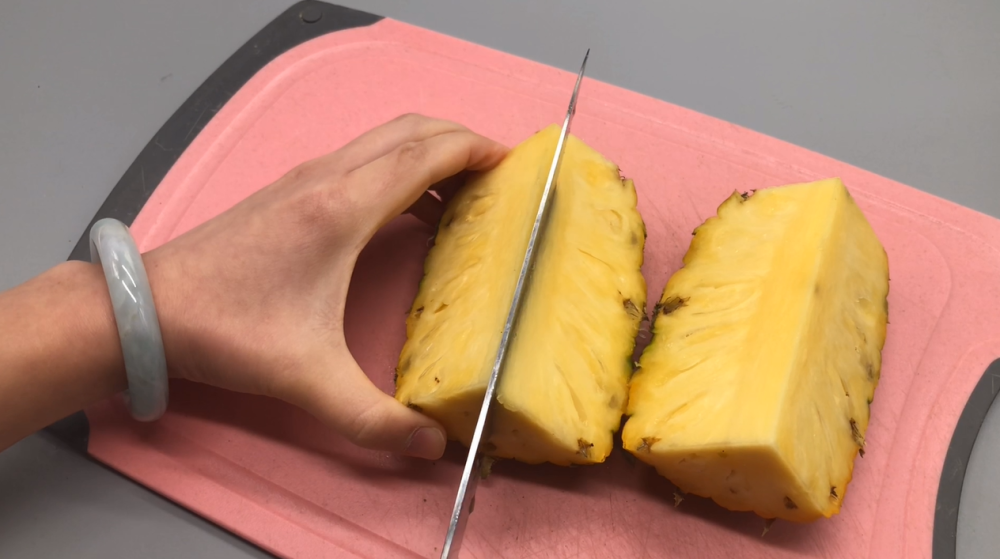 吃了20年菠萝才知道原来菠萝削皮这么简单不削皮不挖眼试试