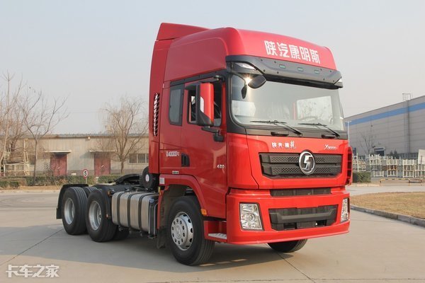 搭载440马力西康机,看上去普通但不简单,实拍陕汽德龙x3000重卡