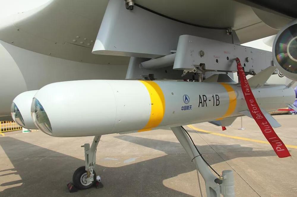 ar1b导弹重量高达100公斤,射程也接近15-20公里最近北非利比亚冲突中