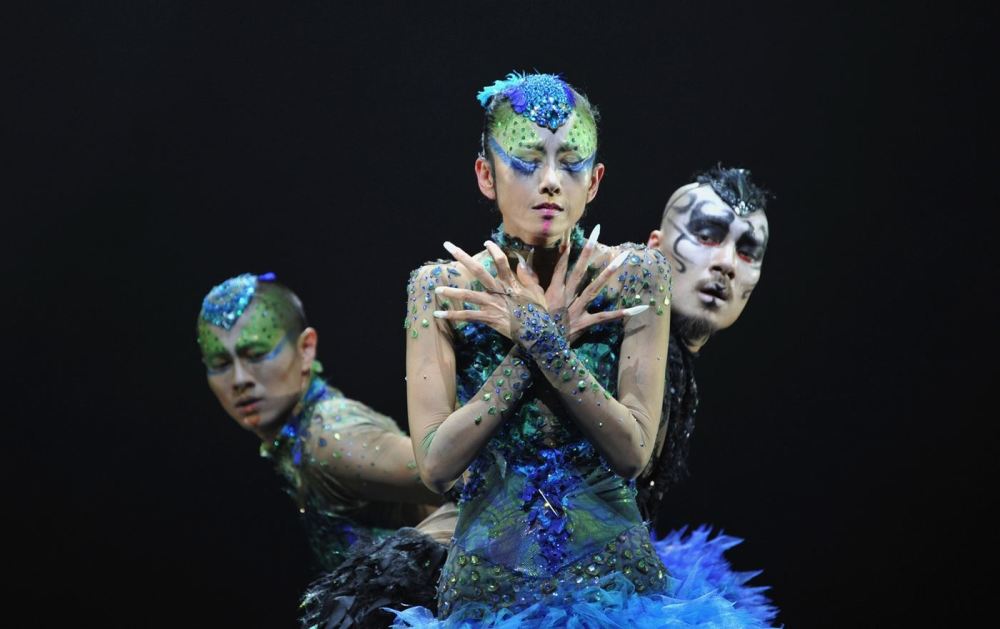 秦岚|秦岚关于生育的言论登热搜榜首，女星不应该被婚恋生子流言绑架