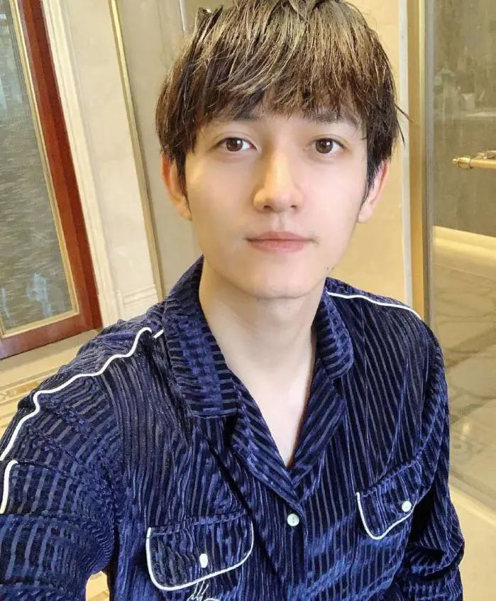 他长相平平常演美男一年3部剧霸屏被赵丽颖带火后却越来越糊