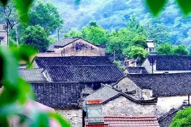龙潭肖古村深山徽派人家围潭静美而居