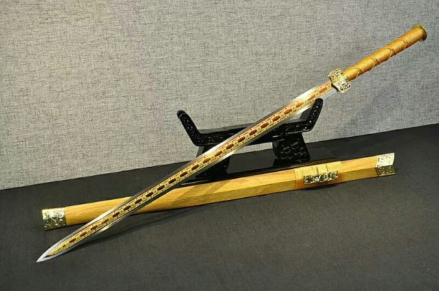 鱼肠这个剑比较特别,因鱼肠剑是一把刺客之剑,所以它的主人也应该是