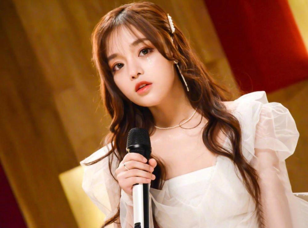 黄霄云含泪回应争议再遭质疑网友指责其不该炫技又煽情