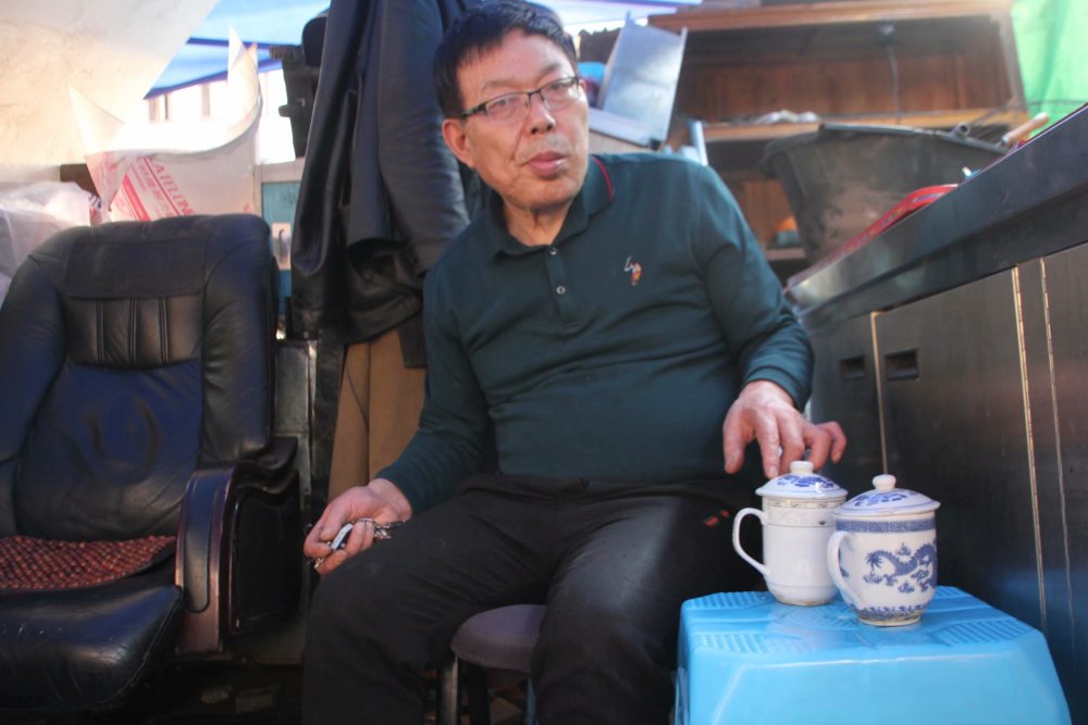 暖心重庆刘大毛老茶馆免费请抗疫一线医护人员喝一年盖杯茶