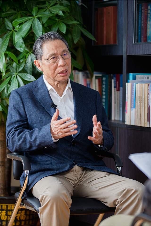 钟南山关于疫情的12个最新判断,信息量很大!_腾讯新闻