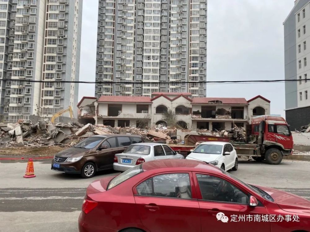 自此以后,迎泰新城社区与紫竹园社区之间东西通行的中视路全面打通