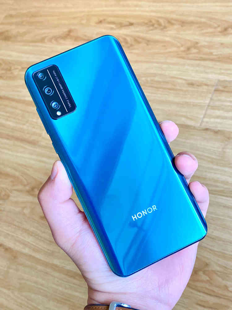 华为开始发力,麒麟810 128g 快充,价格良心