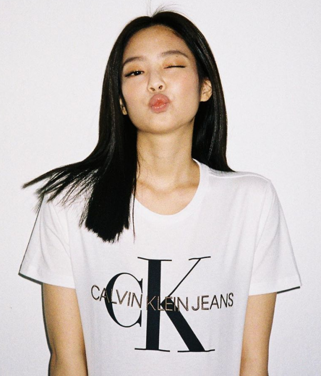 打开腾讯新闻,查看更多图片 >金智妮是blackpink当中的一员,在大家的