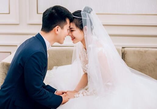 陈若琳,姚信轶,劳丽诗,吴怡文组成的奥运冠军伴娘团全程陪嫁!