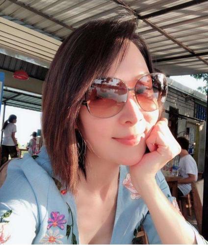 49岁林千钰丧偶式婚姻有多惨?