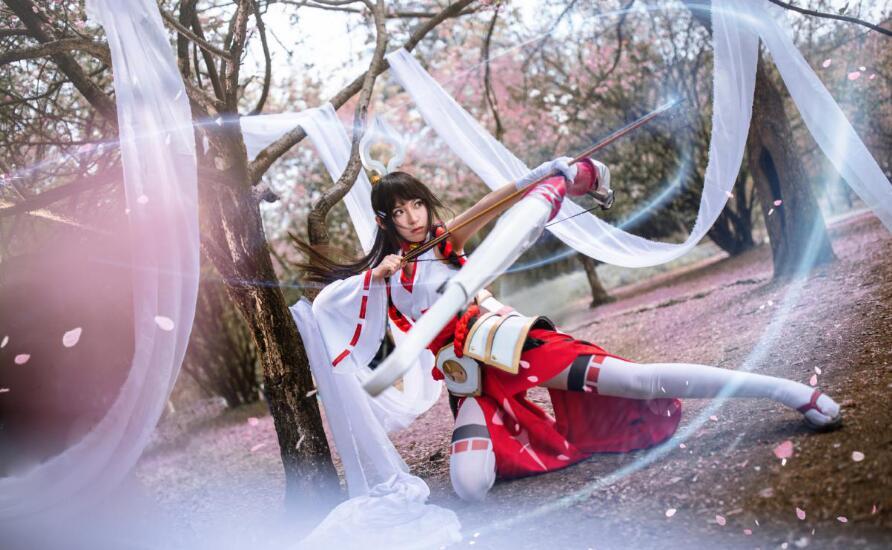 王者荣耀伽罗cos上线长箭白袜太美看一眼就像是受了真实伤害