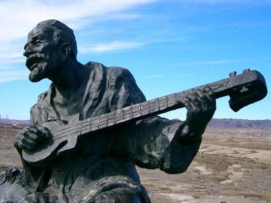 克拉玛依油田的发现,最应该感谢的就是赛里木巴依老人.