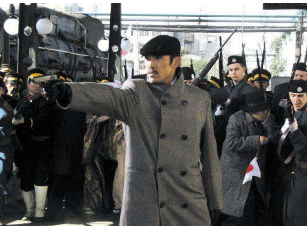 我们为什么要说安重根是民族英雄呢,最大的一个原因就是他杀死了伊藤