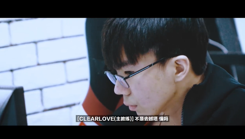 EDG放出特别节目，厂长打电话OB选手，junjia紧张得不敢说话！
