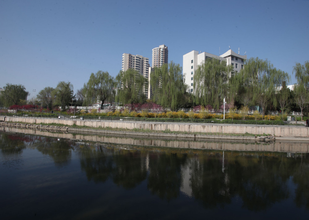 筆者騎自行車從太行公園開始騎行,途經長子門公園,淮海公園,濱河公園