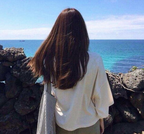 塔罗占卜你认为下面哪个背影最孤独测谁会在深夜偷偷想你