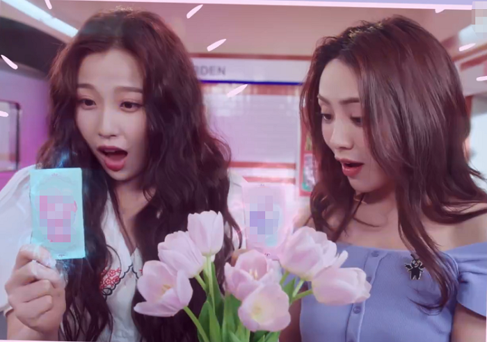 虞书欣和谢可寅身高同样是168当两人同框时身材比例好明显