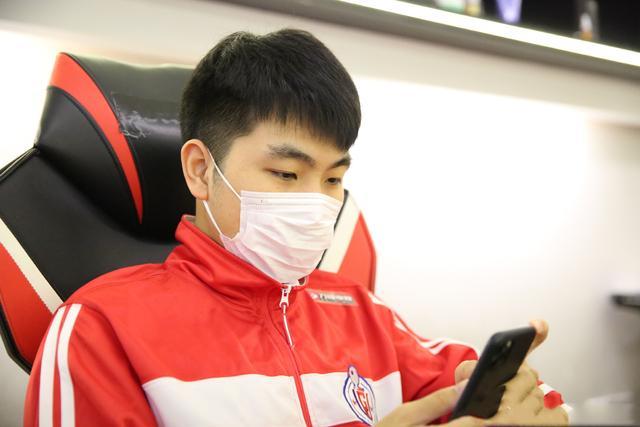 lgd大鹅晨阳艺高人胆大拿镜首秀拿mvp不愧为国服镜王