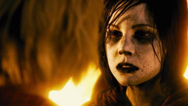 而在这个被称之为"寂静岭"的神秘小镇,更像是另一个平行时空中的世界.