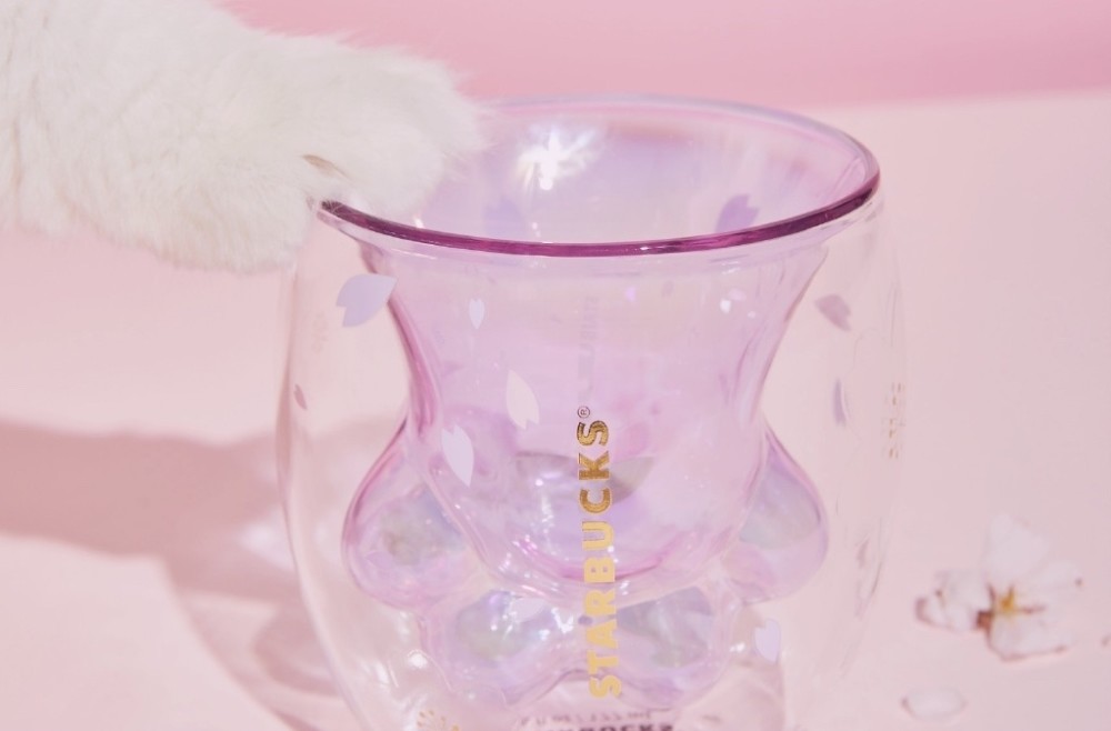 星巴克"猫尾杯"萌翻春季,coperni飞船包像外星人专用