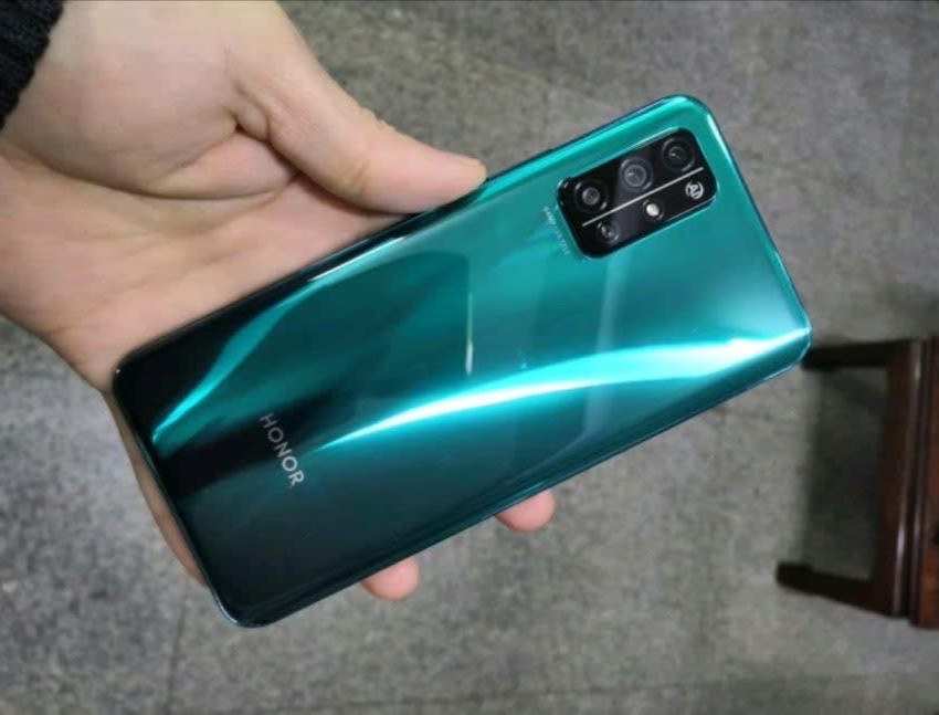 也有不少对手,作为外挂式5g手机,vivo也推出了一款价格便宜的5g手机