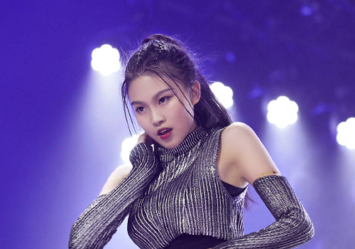 郑玉歆主题曲考核进入a班,却遭遇一轮游,《青你2》不愧疚吗?_腾讯新闻