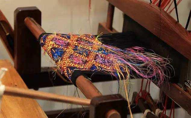 解密广西壮锦用五彩经纬织就千年之美