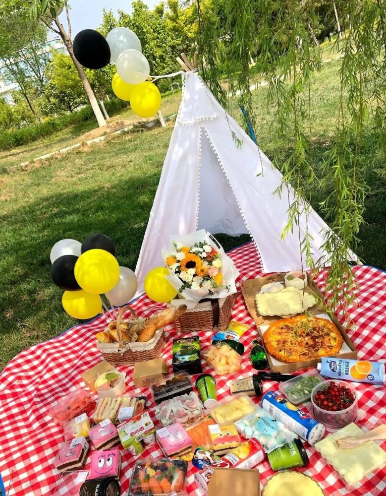 雪野湖很大,但是也要避开人流,选择风景比较好的地方,出片率,野餐幸福