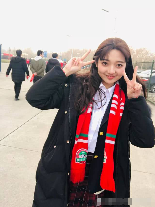 《快乐星球》里冰柠檬长大了,晃眼13年过去,近照美到认不出!