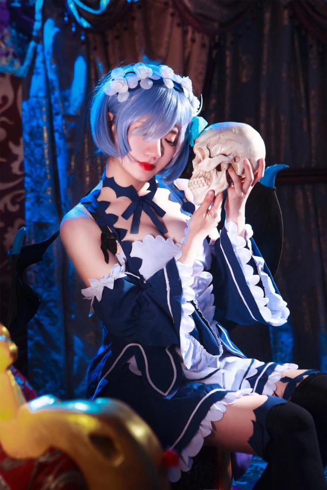 蕾姆小恶魔正片cos走进画框那一刻漫迷千万别出来