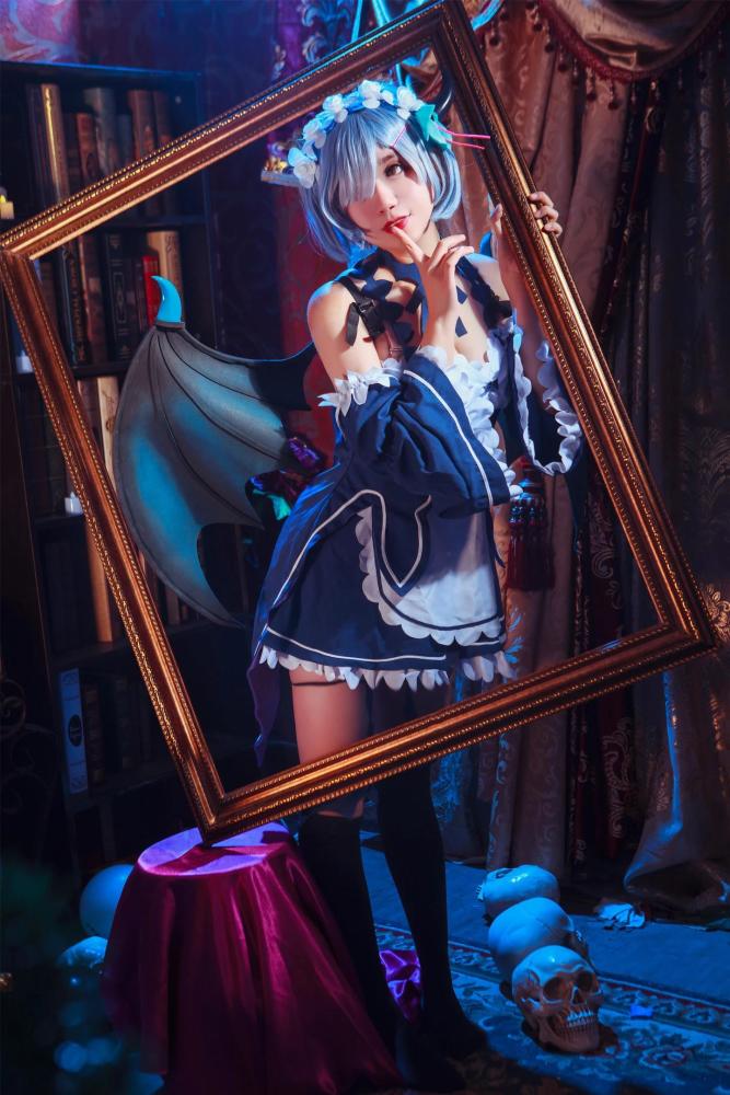 蕾姆小恶魔正片cos走进画框那一刻漫迷千万别出来