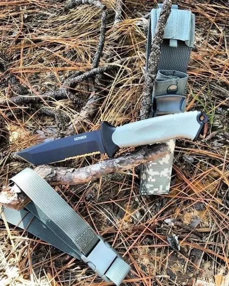 美国大兵装备之一,贝尔·格里尔斯用的求生刀——戈博