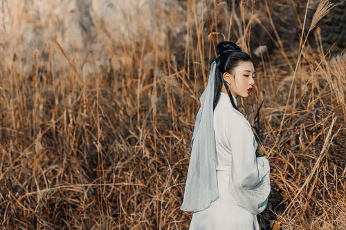 温庭筠|寒冷的冬季，女道士为年长32岁的温庭钧写诗，诉尽人间凄凉