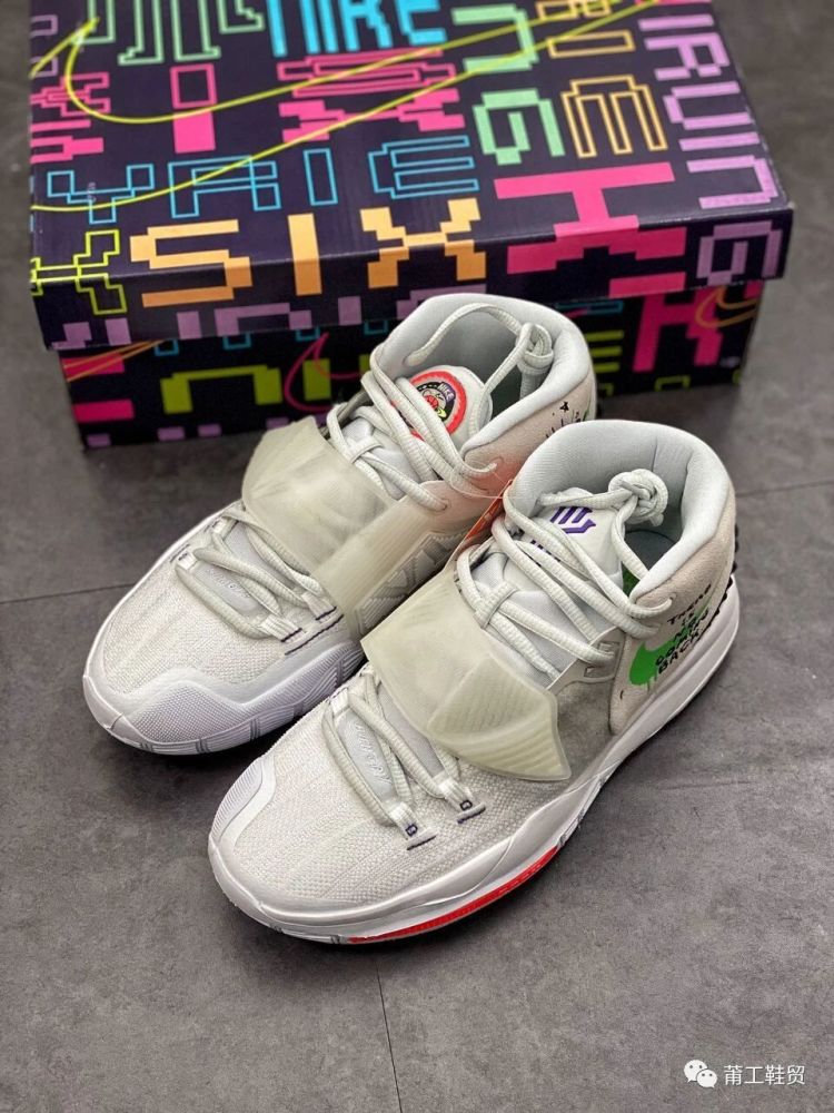 颜值担当的欧文6代,又帅又能打!耐克kyrie 6太空鸳鸯新配色开箱