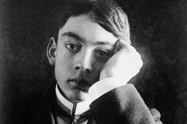 纪伯伦先知这是我思考1000年的书爱美与生命是我的主题