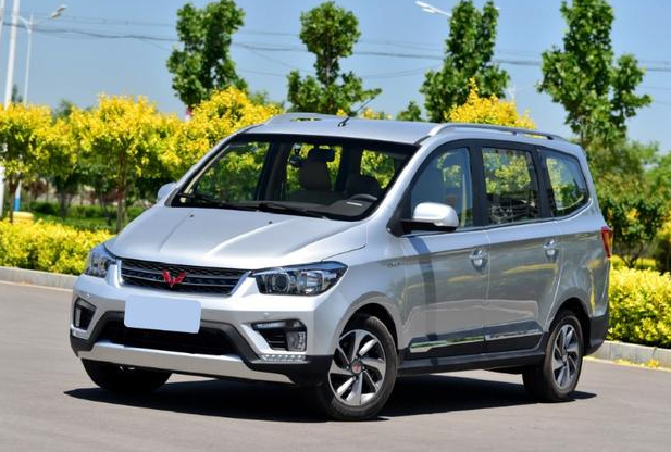 4座版"五菱宏光"来了!3米长,不加油,造出了一台mini