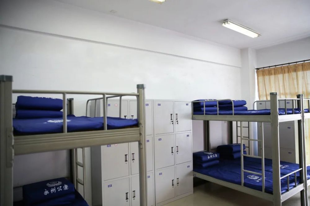 枕戈待旦 永州市公安局青年突击队员24小时备勤保障一人一张床_腾讯