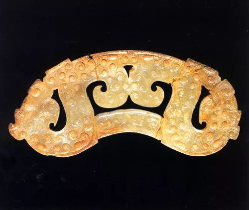 广东南越王墓出土玉器上的丝带缠绕痕迹甘肃征集早期玉琮上的晚期刻画